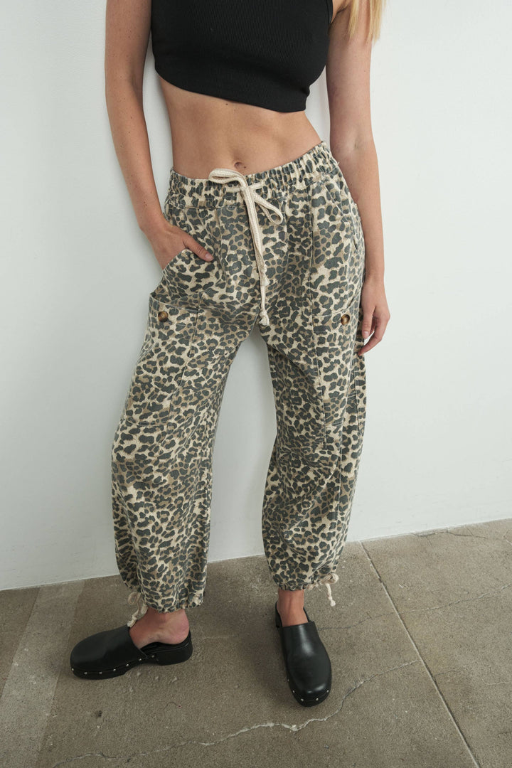 Map2675-Leopard Leopard Print Relaxed Fit Pull-On Pants  styled for effortless everyday wear