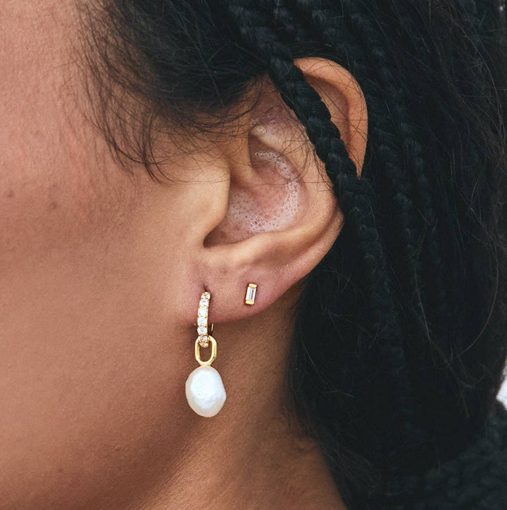MINIMALIST BAGUETTE STONE ADA STUDS GOLD