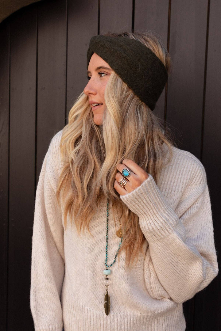 Twist Knot Boho Headband – Soft & Stylish Cold-Weather Essential