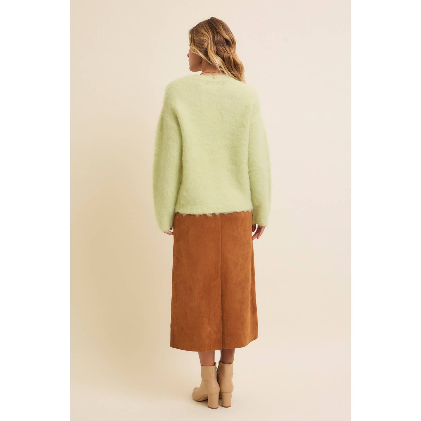 FLUFFY BRUSHED LONG-SLEEVED ROUND NECK SWEATER