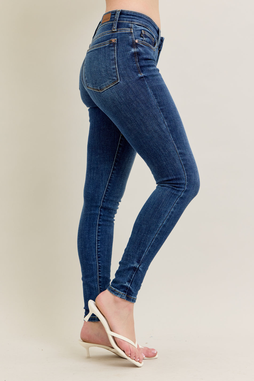 Anna Mid Rise Skinny Jean