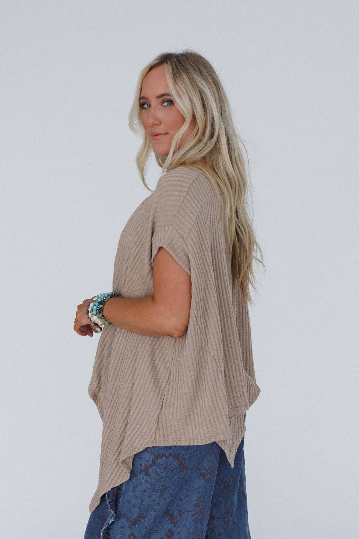 Everleigh Textured Tunic Top - Taupe