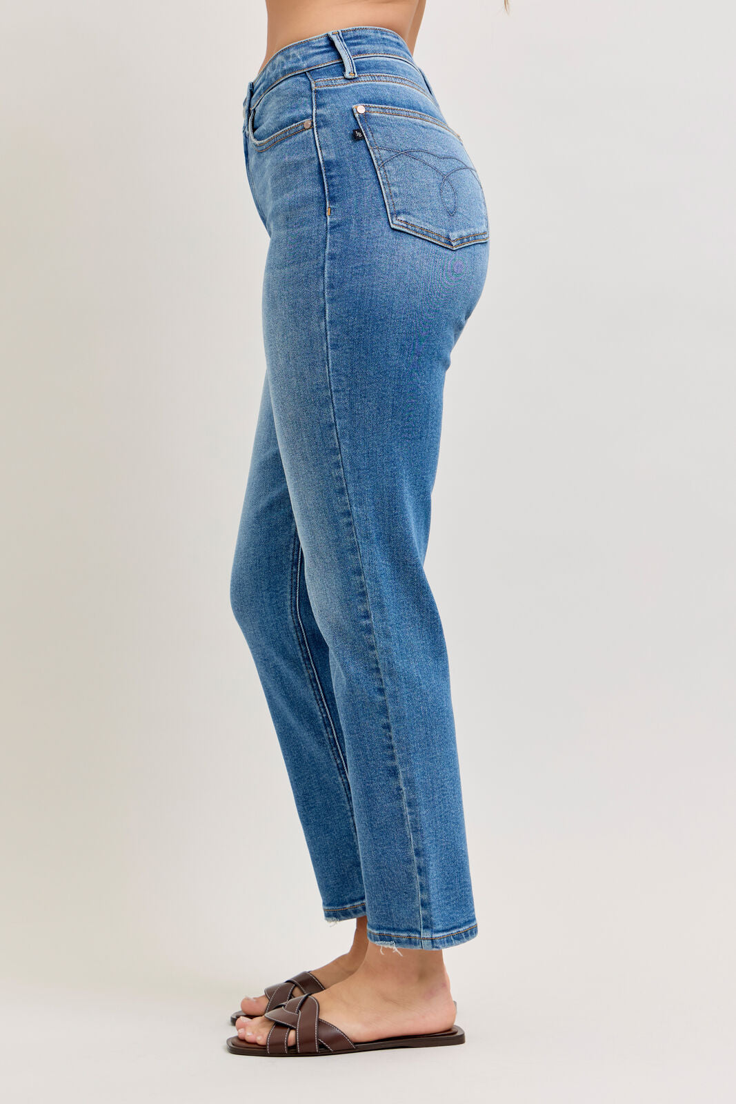 Side view of Judy Blue high waist ankle straight leg jeans showing straight leg fit