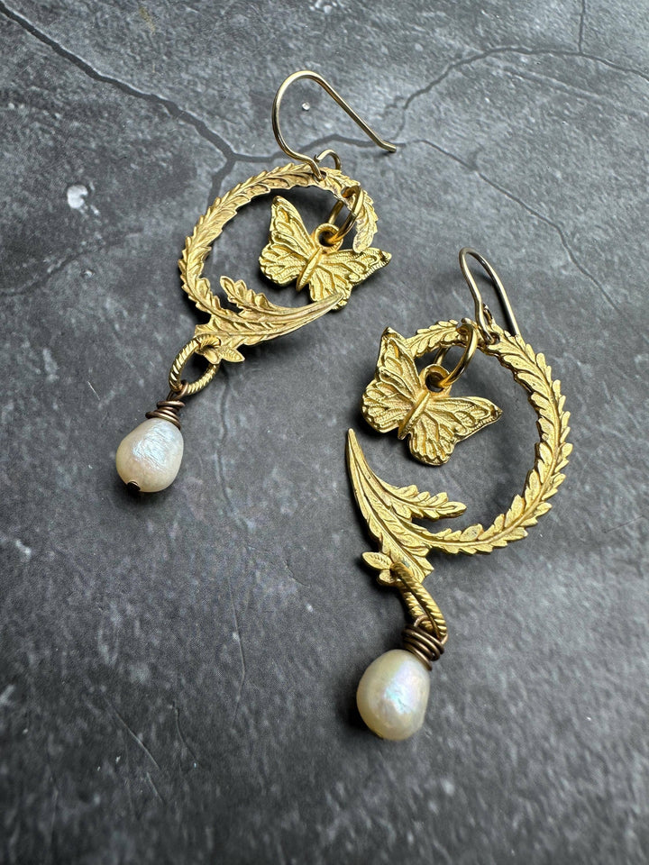 Flourish Moon Pearl Earrings
