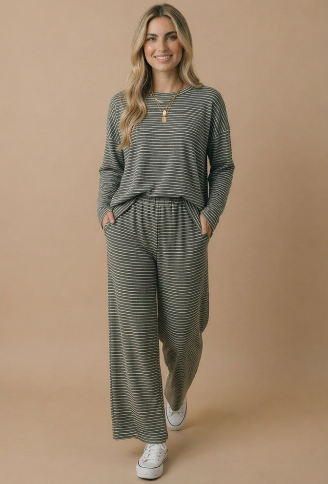 Plus Stripe Elastic Waist With Side Pockets Pants
