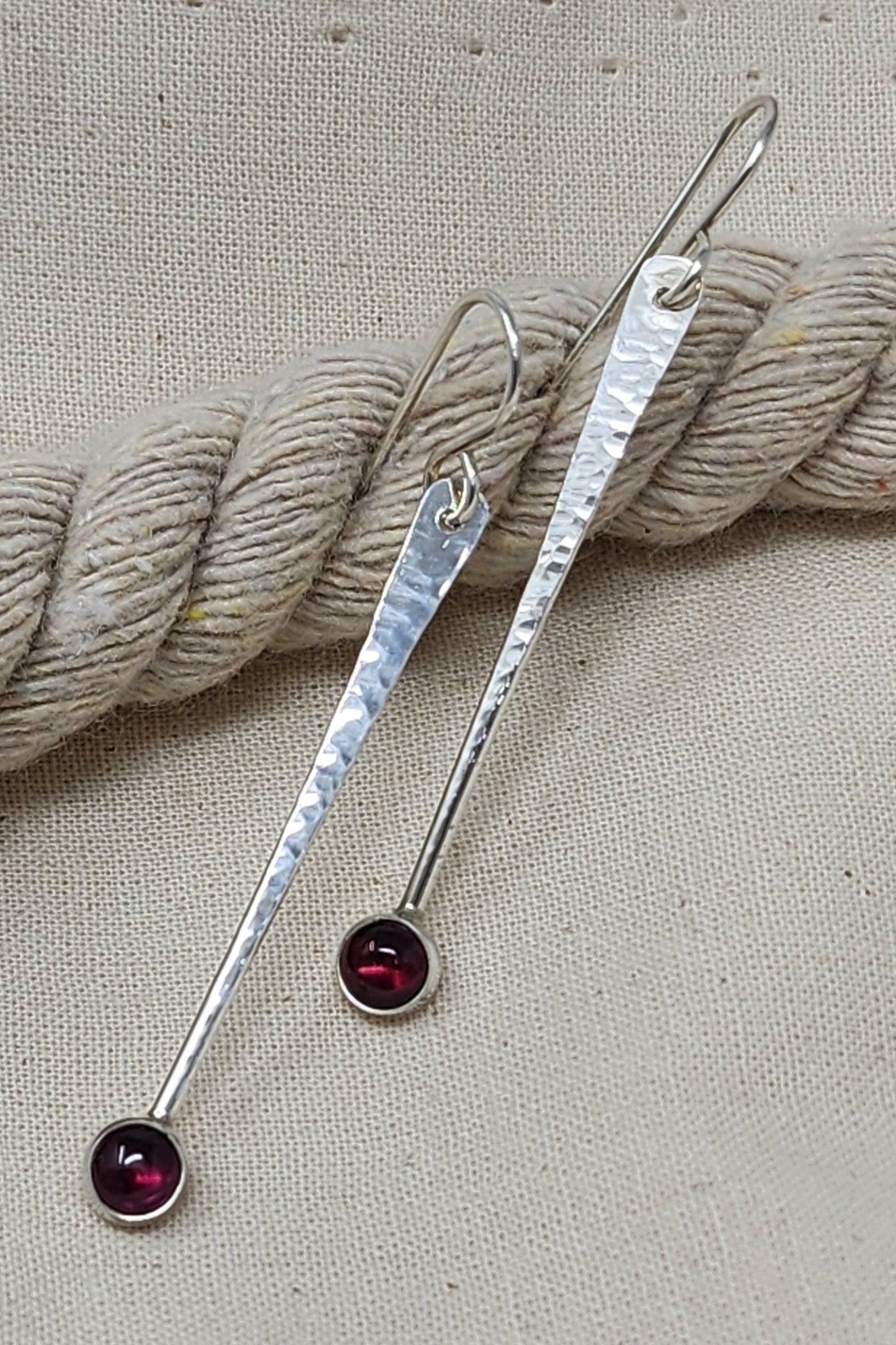 Elegant Hammered Stem Earring w/ Garnet