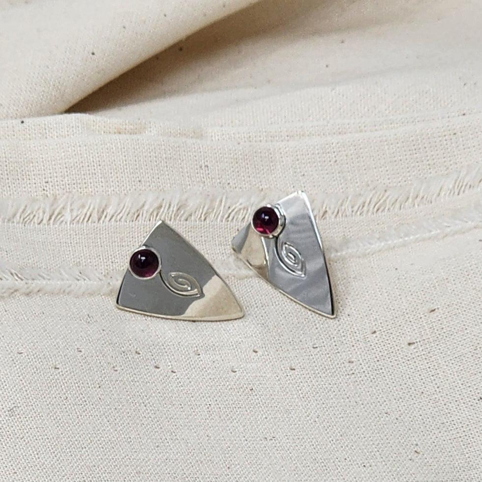 Stamped Triangle Stud Earring w/ Garnet