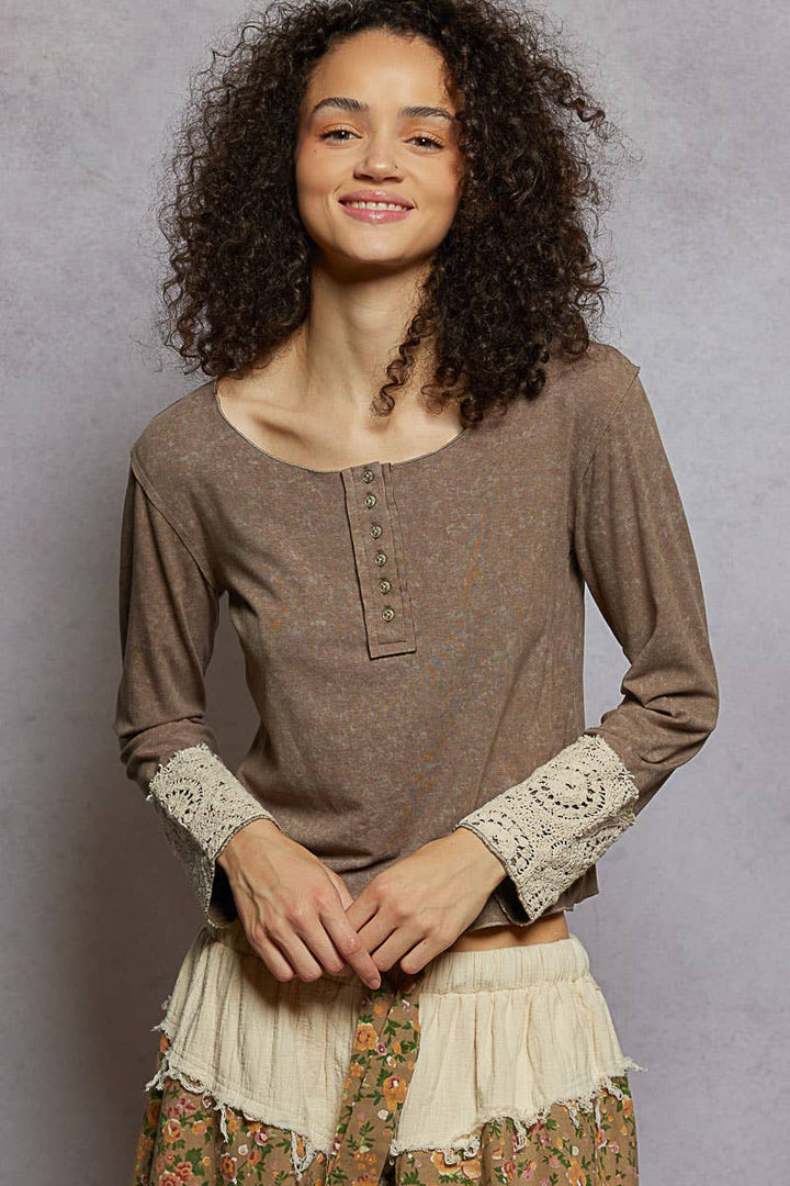 Long Sleeve Knit Top w/ Lace Detail – Everyday Effortless Style