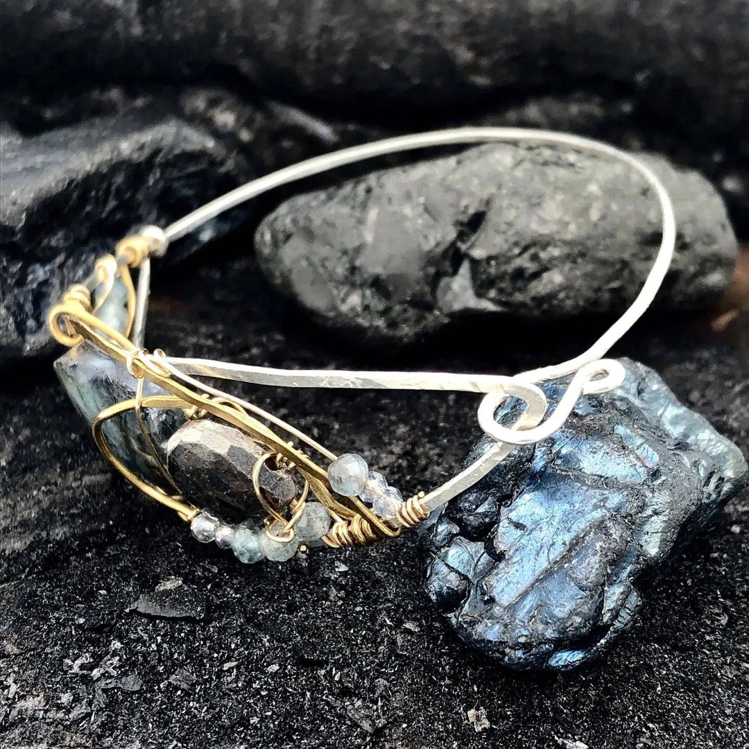 Sharing Space Labradorite Bracelet B367