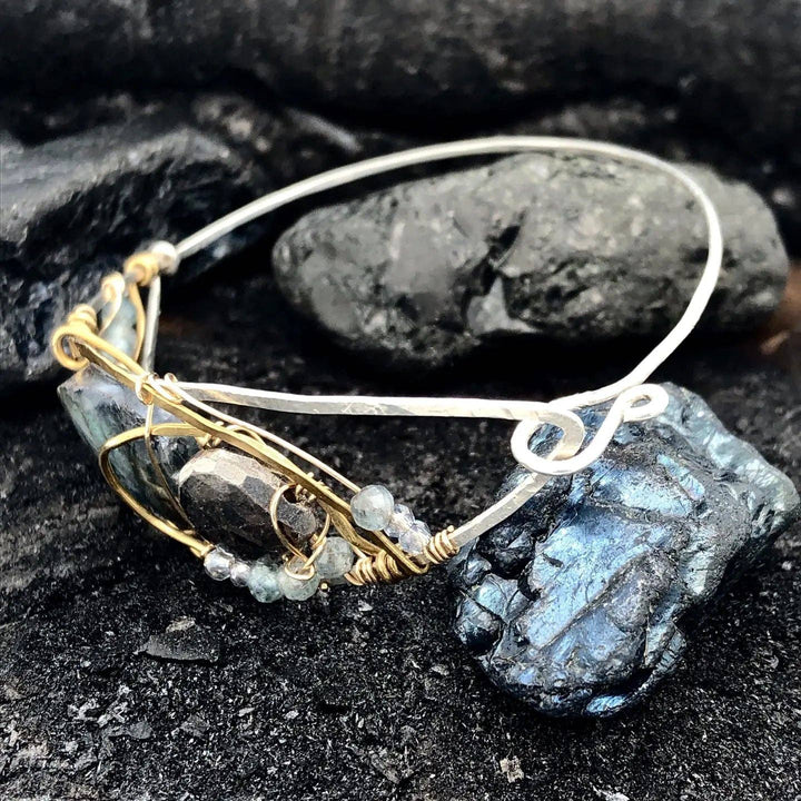Sharing Space Labradorite Bracelet B367