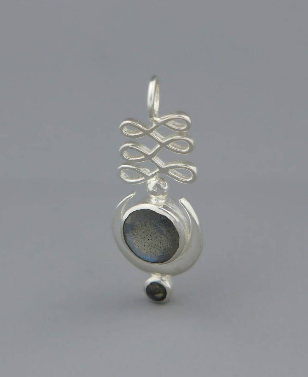 Sterling Silver Unalome Moon Labradorite Pendant