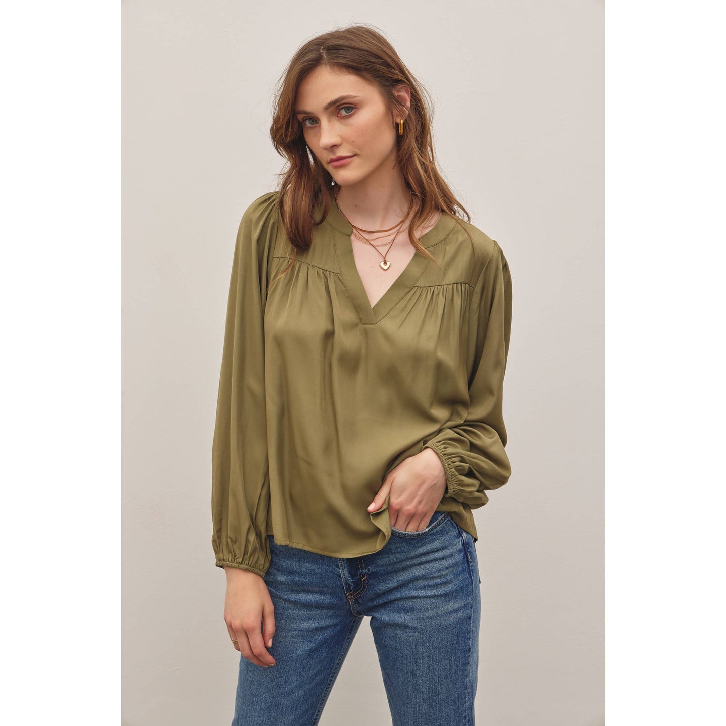 CLASSIC SPLIT NECK BALLOON SLEEVED BLOUSE TOP