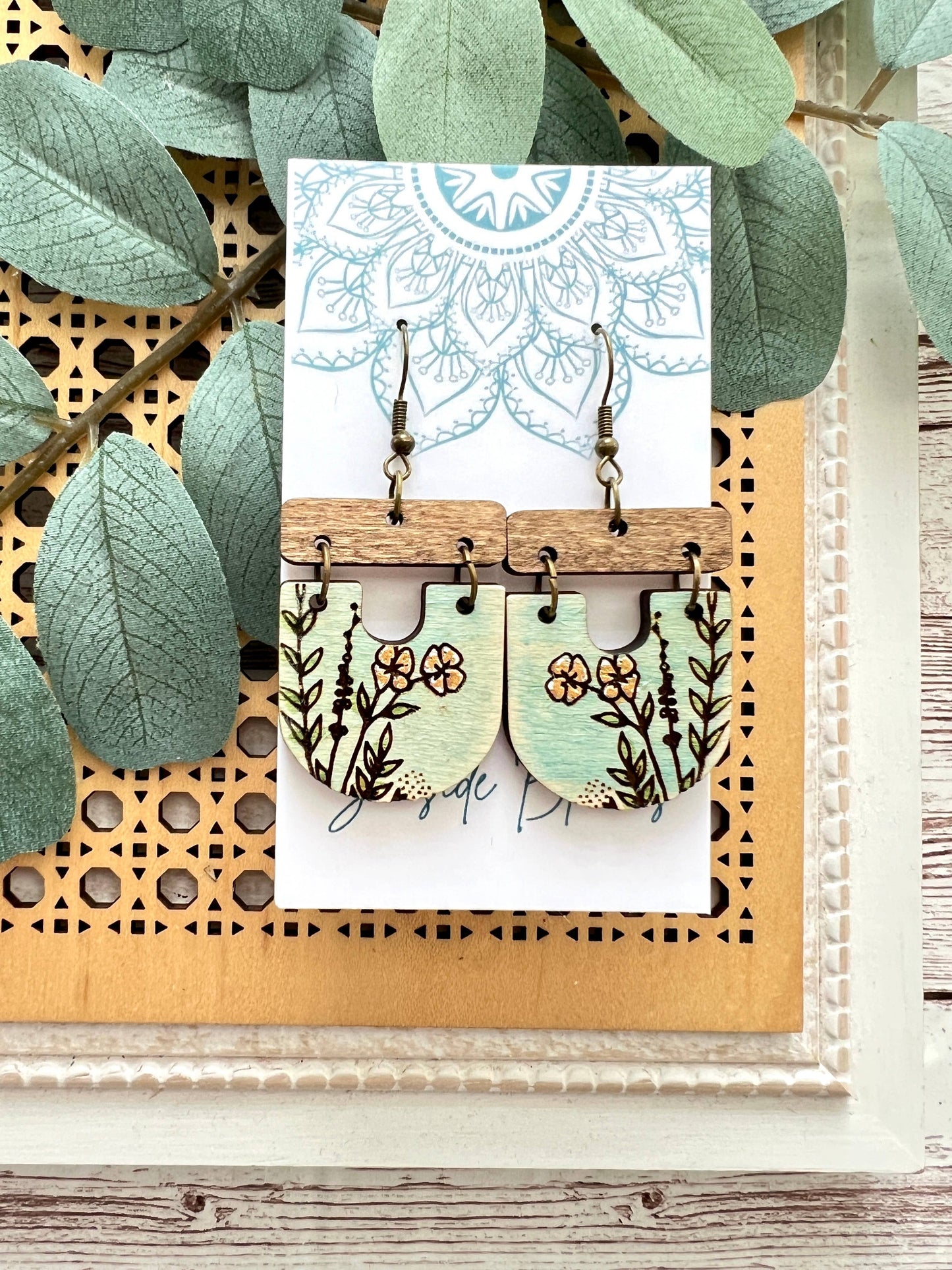 Wooden Earrings - U-Shaped Floral