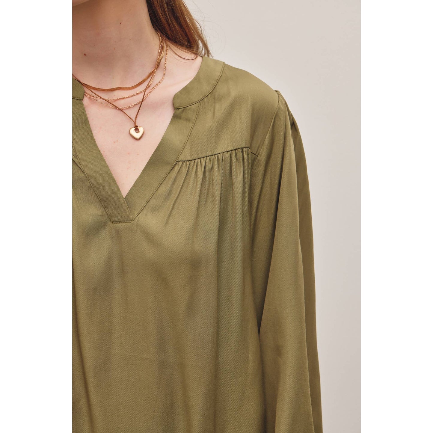 CLASSIC SPLIT NECK BALLOON SLEEVED BLOUSE TOP