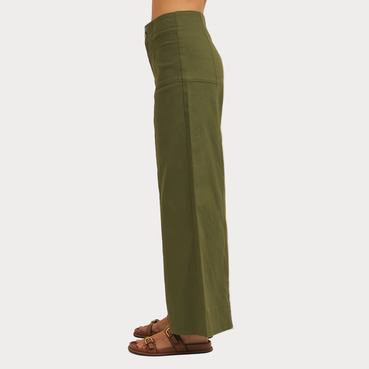 Effortless Chic Wide-Leg Pants