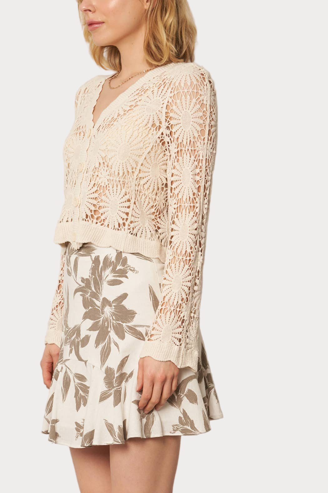 Daisy Crochet Cardigan | Cream V-Neck Button-Front Sweater