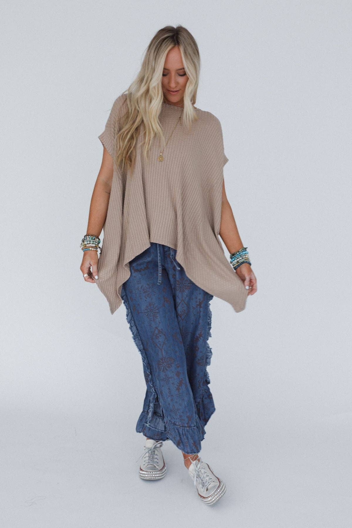 Everleigh Textured Tunic Top - Taupe