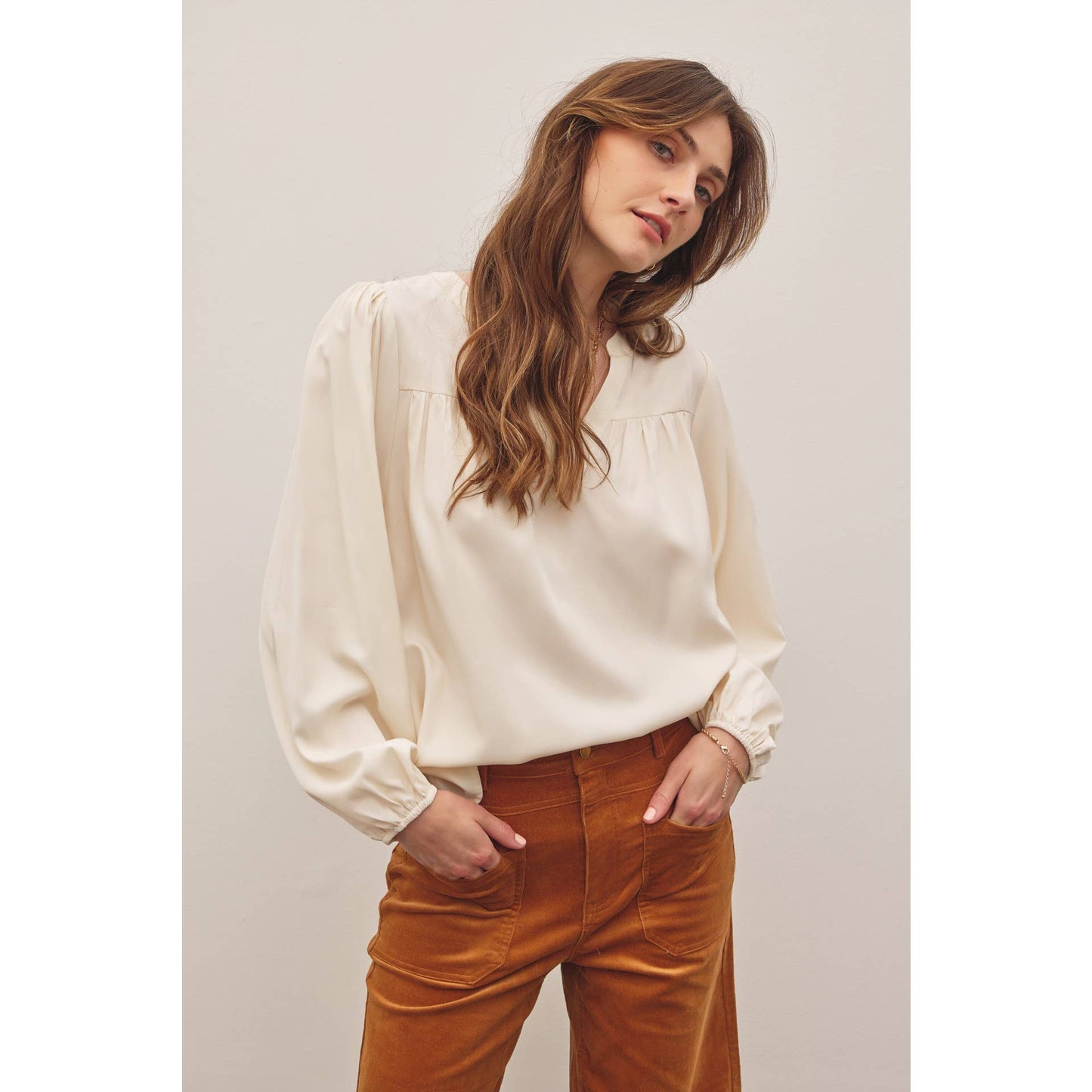 CLASSIC SPLIT NECK BALLOON SLEEVED BLOUSE TOP