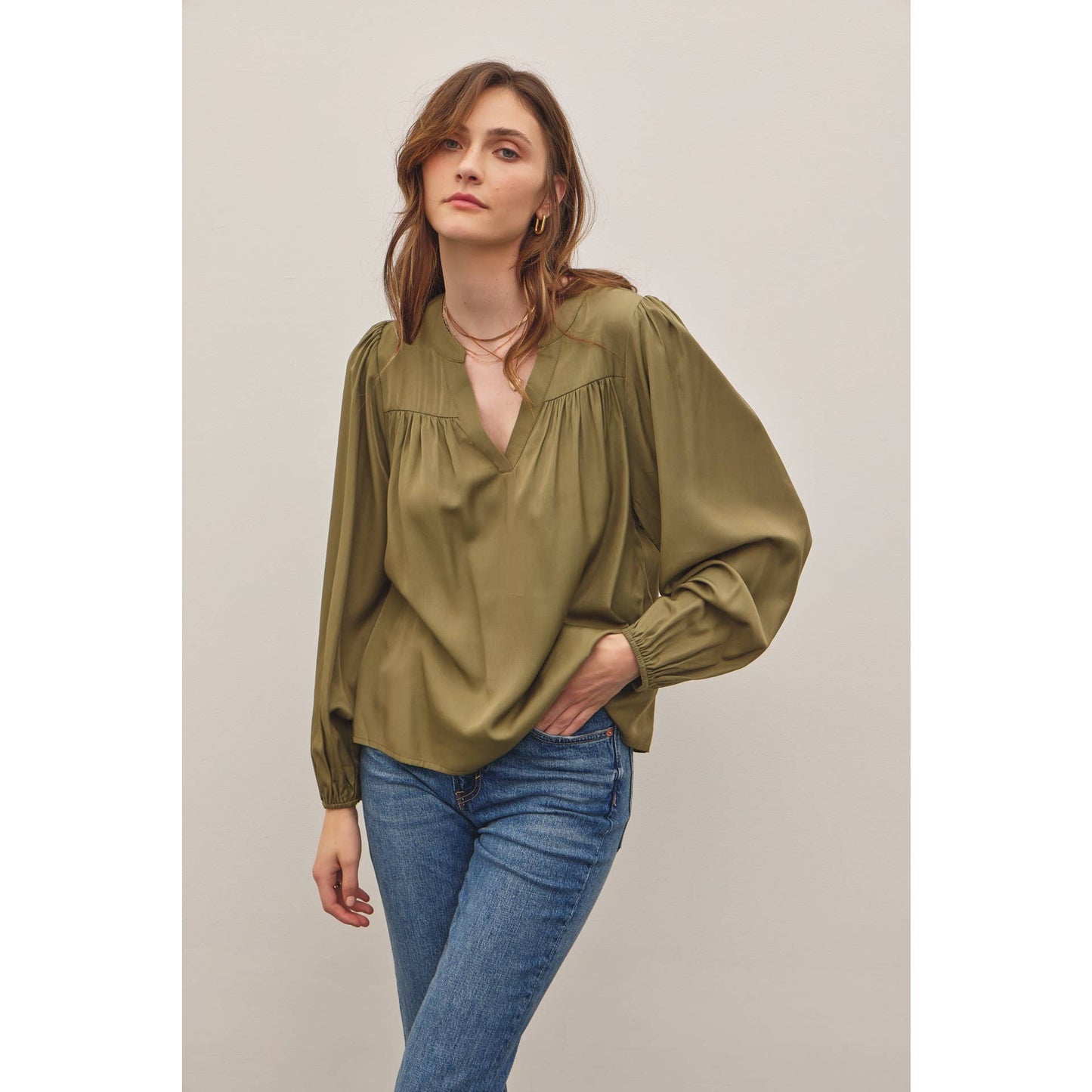 CLASSIC SPLIT NECK BALLOON SLEEVED BLOUSE TOP