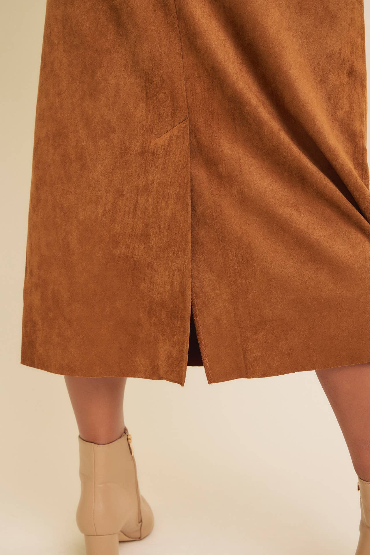 SUPER SOFT SUEDE GRID MIDI SKIRT WITH BACK SLIT