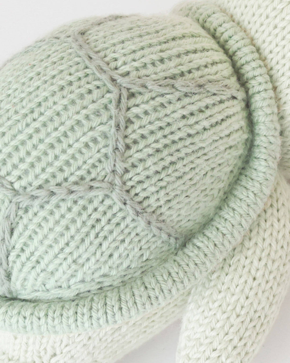 closep of knitted turtle shell details