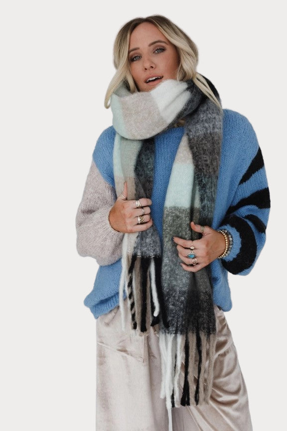Oversized Fringe Scarf – Soft Plaid Layers for Fall & Winter