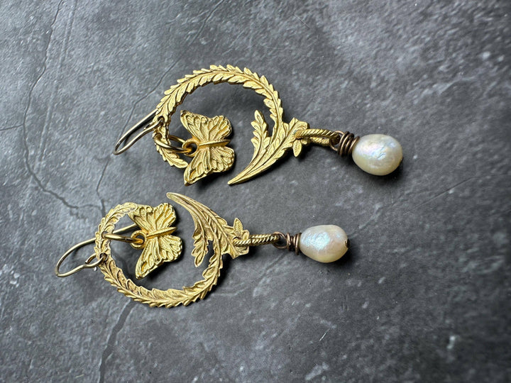 Flourish Moon Pearl Earrings