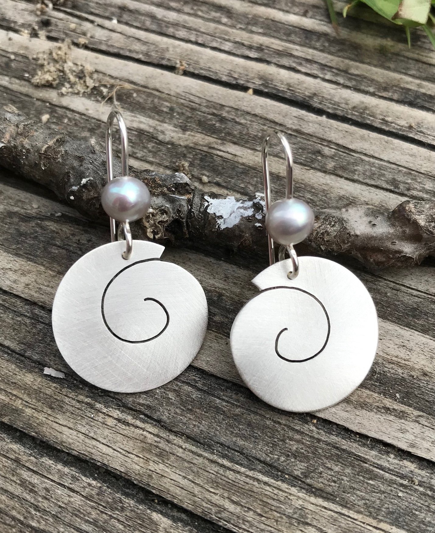 Matte Spiral Earrings w/ Pearl