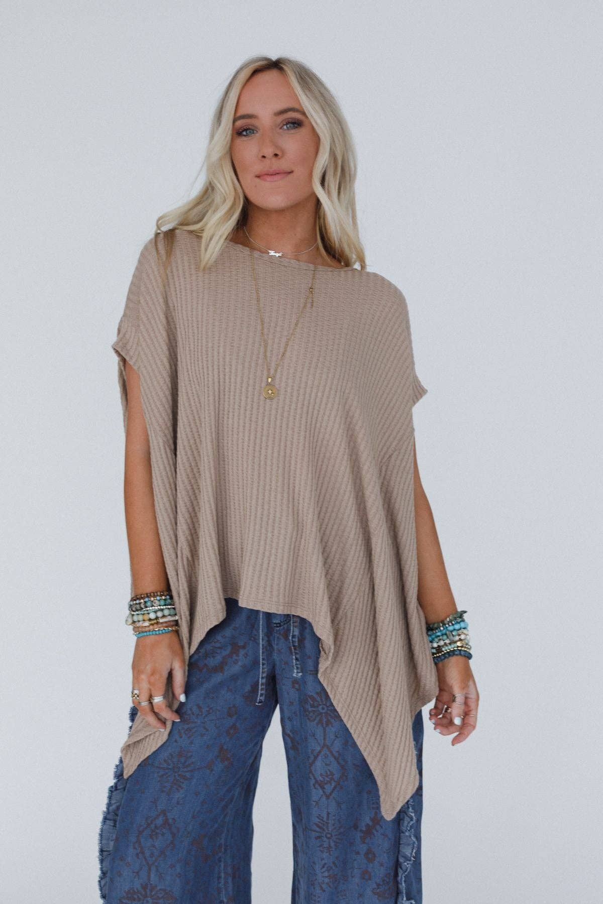 Everleigh Textured Tunic Top - Taupe