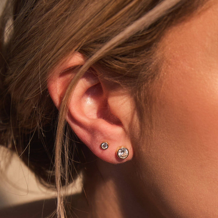 Marisol Bezel Stud – 5mm Gold