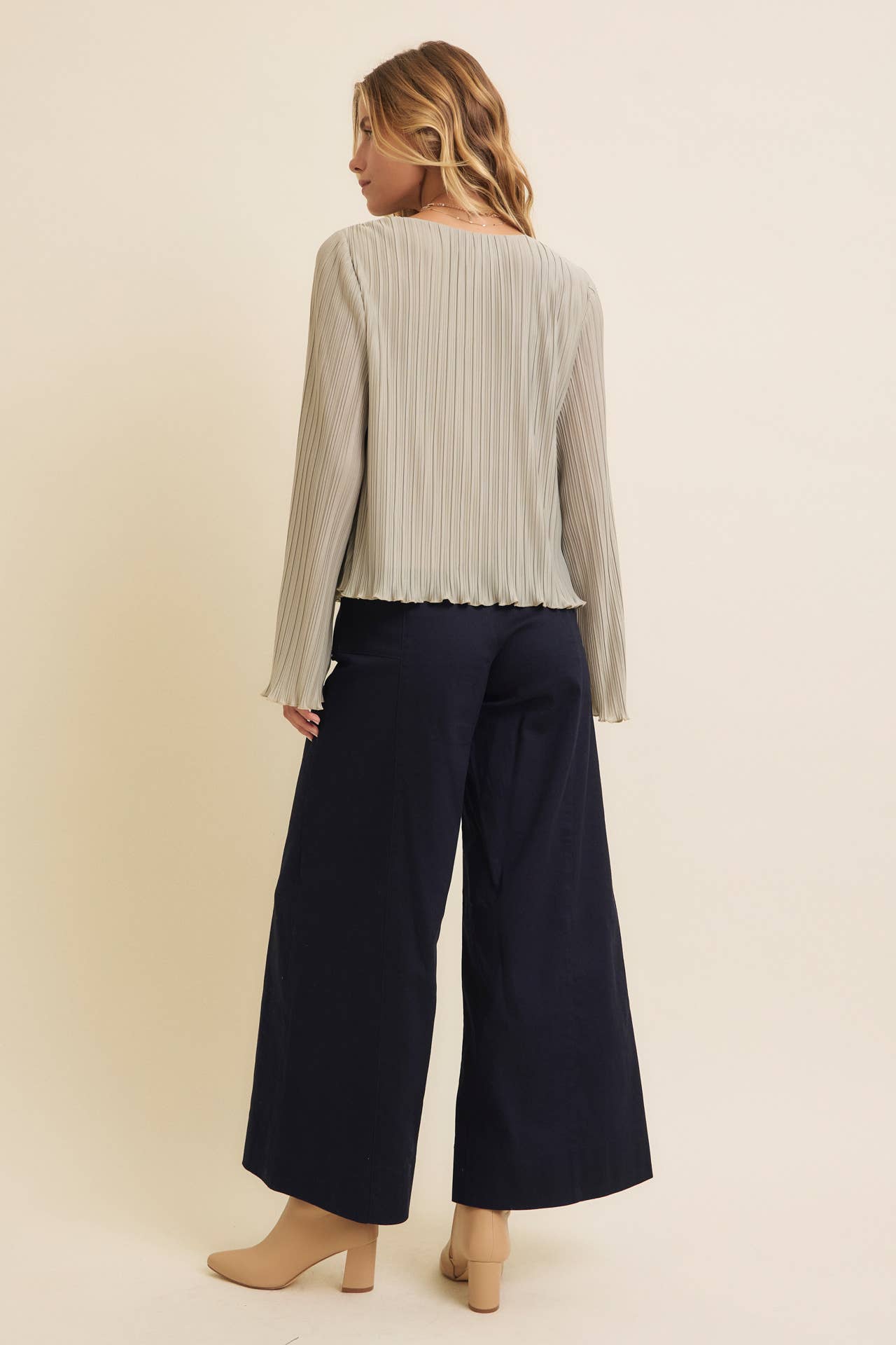 FLATTERING WIDE LEG FULL-LENGTH STRETCHY PANTS