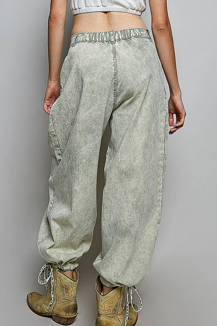 Floral Buttons Shirred Twill Wide Leg Jogger Pants