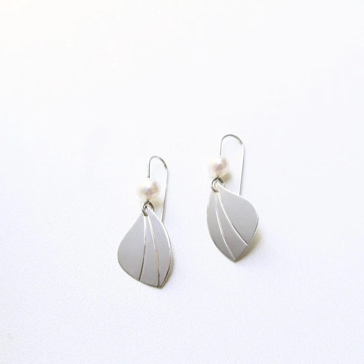sterling silver leaf dangle earrings with pearl