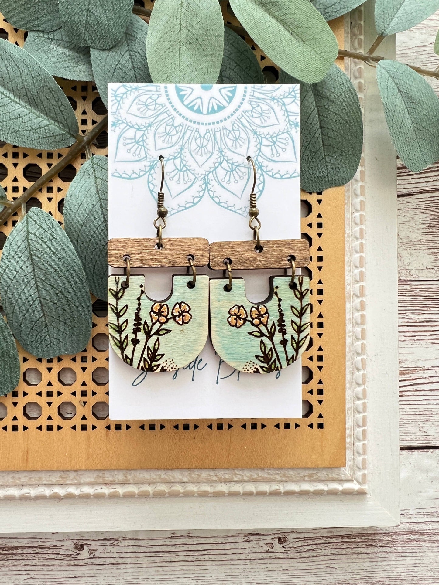 Wooden Earrings - U-Shaped Floral