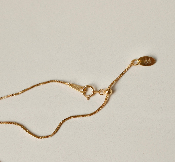 ADJUSTABLE CHARM CHAIN GOLD