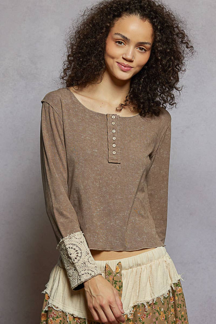 Long Sleeve Knit Top w/ Lace Detail – Everyday Effortless Style