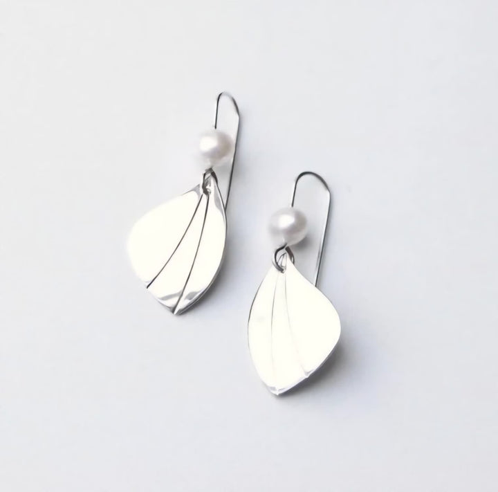 sterling silver leaf dangle earrings with pearl