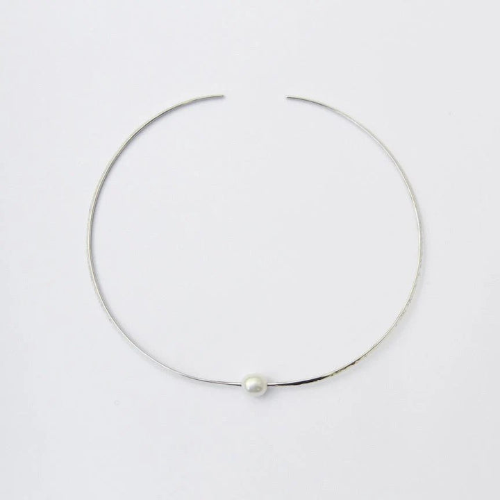 Hammered Colar w/ Pearl