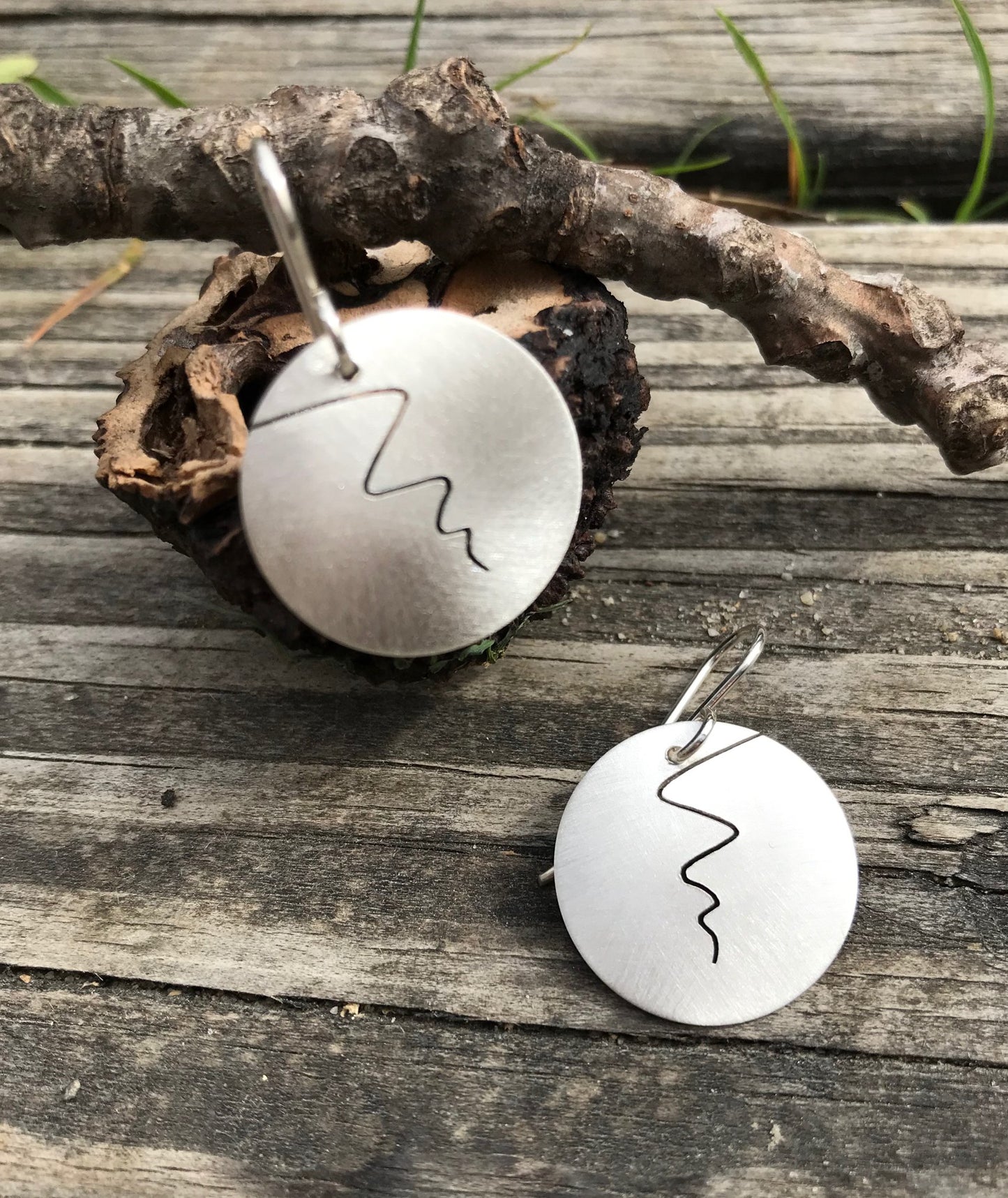 Matte Disc Drop Earrings with Zigzag Cutout